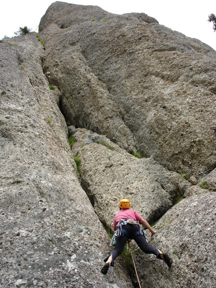 Rock climbing in Romania - Rock climbing in Romania: Andrea Ghioca on A.T.P, 3B, Costila