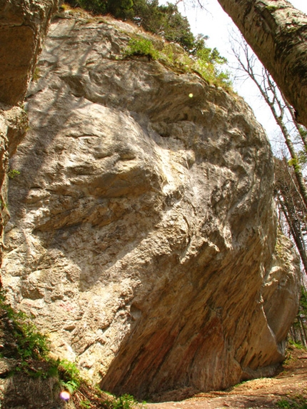 Rock climbing in Romania - Rock climbing in Romania: Sector Surplomba from Valea Pelesului crag
