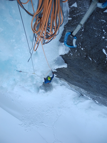 Cascate di ghiaccio in Canada, Daniele Frialdi, Marco Verzeletti, Roberto Parolari - The Real Big Drip, Ghost Valley, Canada