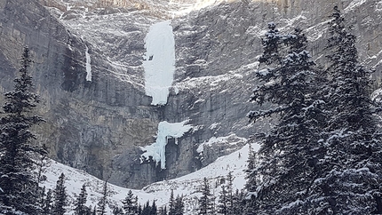 Cascate di ghiaccio in Canada, Daniele Frialdi, Marco Verzeletti, Roberto Parolari - The Real Big Drip, Ghost Valley, Canada