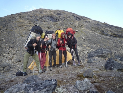 Baffin Island Mount Asgard - Mt. Asgard Baffin Island: the team, from left to right: Stephane Hanssens, Olivier Favresse, Nico Favresse, Sean Villanueva and Silvia Vidal.