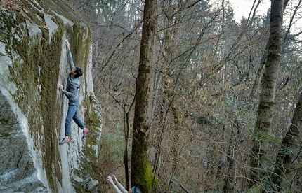 Paul Robinson - Paul Robinson climbing The Last Samurai V11/8A in Cresciano, Switzerland