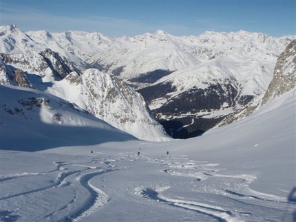 Adamello ski mountaineering - Pisganino - Descending towards Ponte