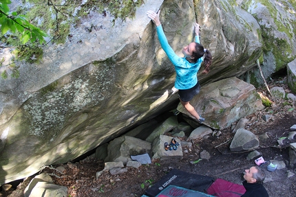 Oriane Bertone - 15-year-old Oriane Bertone making the first ascent of Satan I Helvete low start 8C at Fontainebleau in France