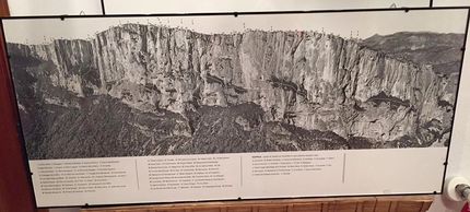 Gerardo Re Depaolini - Il famoso poster delle 80 vie d'arrampicata de l'Esclalès nelle Gole del Verdon in Francia