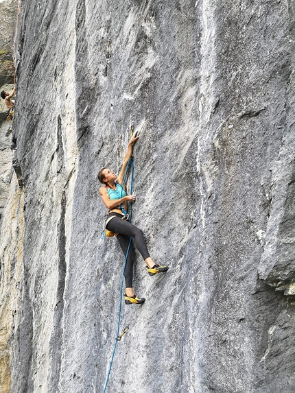 Federica Mingolla Barliard - Federica Mingolla attempting the women's route at Barliard in Valle di Ollomont (Valle d'Aosta)