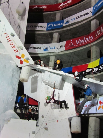 Ice Climbing World Cup - Saas Fee 2011 - Barbara Zwerger a Saas Fee 2011