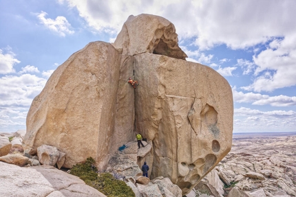 Bekatau-Ata granite rock climbing in Kazakhstan