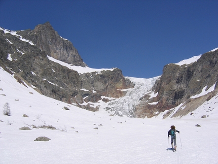 Valle d'Aosta scialpinismo solo con guida alpina o maestro di sci
