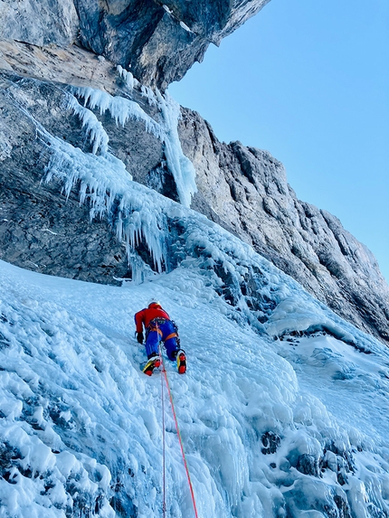Gross Ruchen, Switzerland, Dani Arnold, Roger Schäli - Roger Schäli making the first ascent of Egidius up the North Face of Gross Ruchen in Switzerland (21/11/2020)