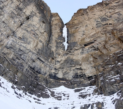 The Hand of God, new mixed climb in Canadian Rockies by Juan Henriquez, Raphael Slawinski