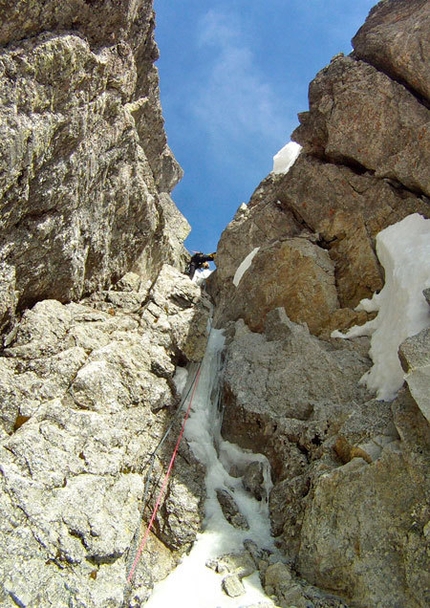 Ice climbing Val Masino - Luca Maspes on Goulotte Santanna