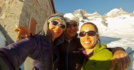 Ice climbing Val Masino - Anna Ceruti, Luca Maspes, Annalisa Bonfanti at Rifugio Gianetti