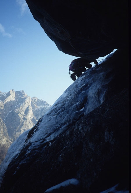 Ice climbing Val Masino - Gran Couloir Lobbia prima salita