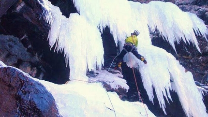 Ice climbing and dry tooling in the Val di Fassa, Dolomites