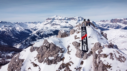 La Montagna merita rispetto: sul Settsass nelle Dolomiti la manifestazione contro nuovi impianti da sci