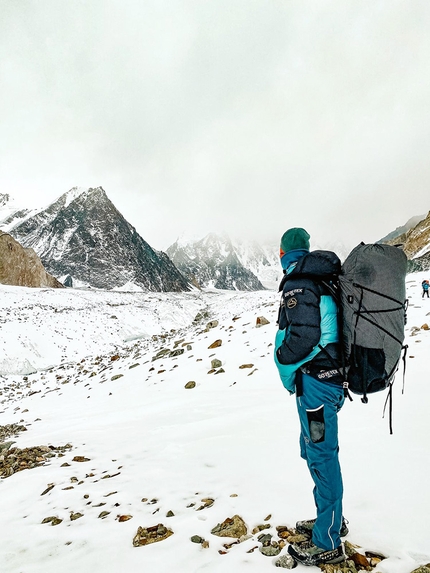 Tamara Lunger, K2 in winter - Tamara Lunger taking a last look at K2