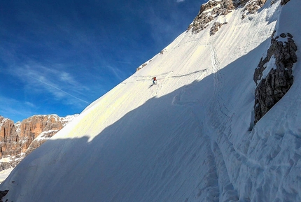 Brenta Dolomites Cima Margherita - Canale Merzbacher integral ski descent