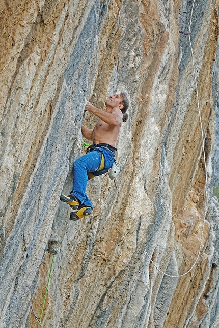 La Severina (Palinuro), Rolando Larcher - La Severina (Palinuro): Lino Celva climbing Palimuro