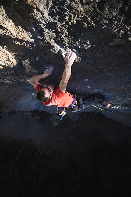 Will Bosi - William Bosi making the first ascent of King Capella 9b+ at Siurana, Spain.
