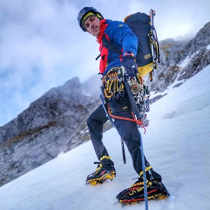 Andrea Lanfri - Andrea Lanfri climbing in the Apuan Alps