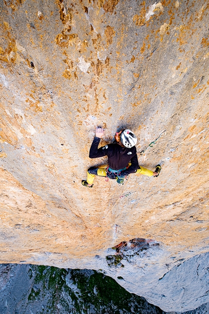 Siebe Vanhee, Orbayu, Naranjo de Bulnes, Spain - Siebe Vanhee climbing Orbayu on Naranjo de Bulnes, Picos de Europa, Spain, July 2020