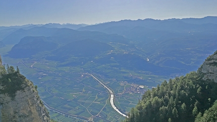 Val Trementina, Paganella, Rolando Larcher, Luca Giupponi - Gate to Fly in Val Trementina (Paganella): l'Adige