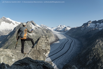 Sulle tracce dei ghiacciai, Fabiano Ventura - Fabiano Ventura ripete un'immagine storica del 1900 del ghiacciaio del Aletsch, nel Massiccio del Monte Rosa.