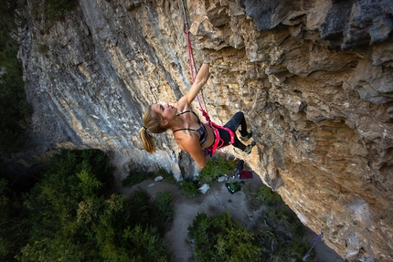 Vita Lukan - Vita Lukan in arrampicata a Rodellar, Spagna
