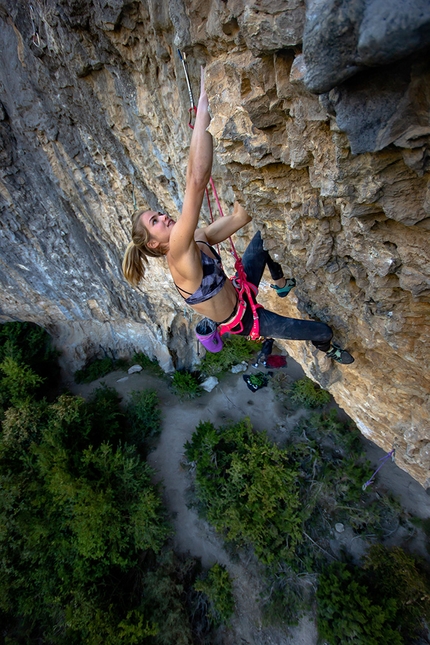 Vita Lukan - Vita Lukan climbing at Rodellar in Spain
