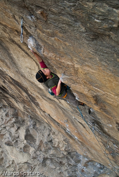 Tito Traversa - Tito Traversa climbing Criptonite 8b at Tetto di Sarre, Valle d'Aosta, Italy