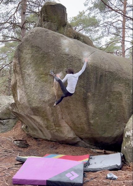 Oriane Bertone climbs Karma, legendary Fred Nicole boulder at Fontainebleau