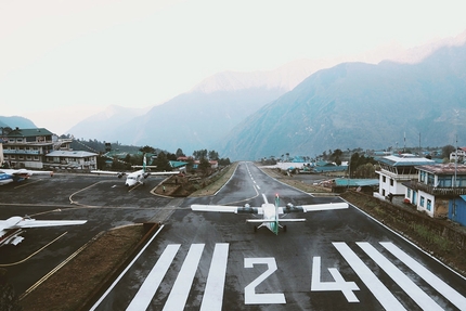 Andrea Lanfri Everest - The runway at Lukla