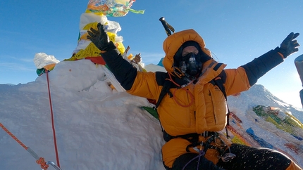 Andrea Lanfri - Andrea Lanfri in cima all'Everest il 13 maggio 2022