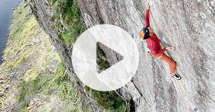 Watch Steve McClure falling off Lexicon at Pavey Ark, UK