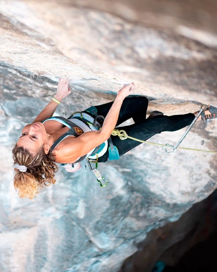Claudia Ghisolfi climbs TCT 9a at Gravere in Italy
