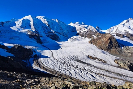 Glaciers in Switzerland - The glacier world at the foot of Piz Palü and Piz Bernina is still impressive even after record losses were recorded on Vadret Pers (Grisons).