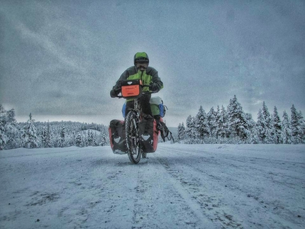 Lorenzo Barone racconta i suoi viaggi in bici, dai deserti alla Siberia