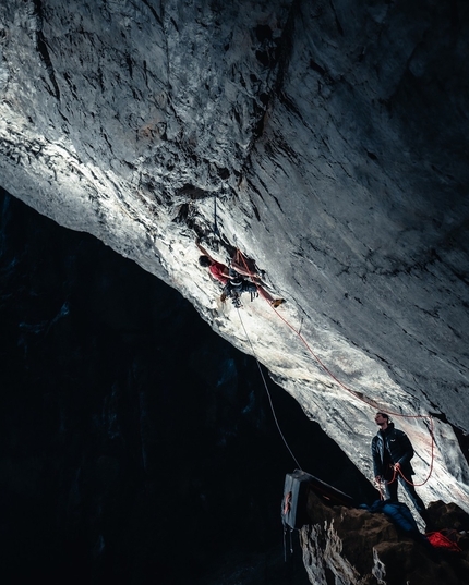Adam Ondra frees historic aid climb in Macocha cave, Czechia