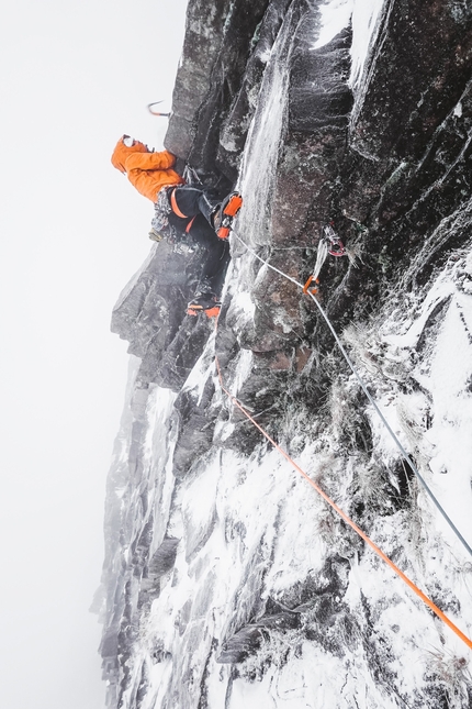 Cul Mor, Scotland, Greg Boswell, Guy Robertson - Making the first ascent of Vortex at Cul Mor in Scotland (Greg Boswell, Guy Robertson 18/12/2022)