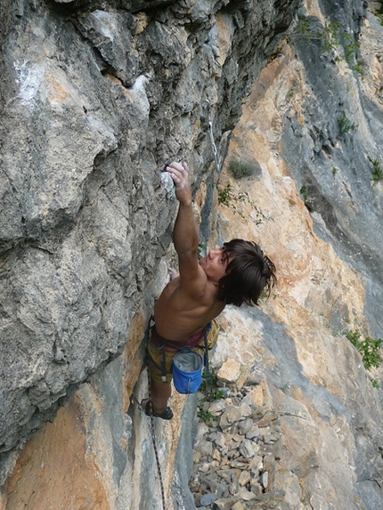 Castelbianco - Pietro Biondi climbing Cerchietti, 7a