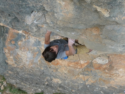 Castelbianco - Pietro Biondi climbing Forza Pabla, 6c