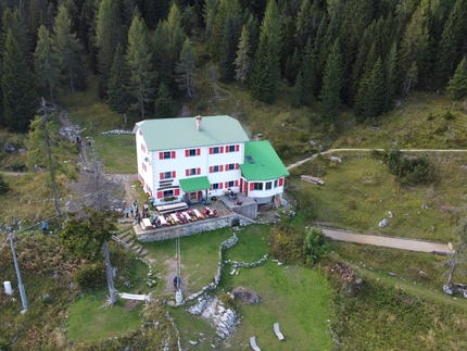 Anna Mainardi la nuova gestrice del Rifugio De Gasperi in Val Pesarina (Alpi Carniche)