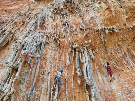 Leonidio, Grecia, arrampicata - Leonidio, Grecia: Donne e canne al settore Mars