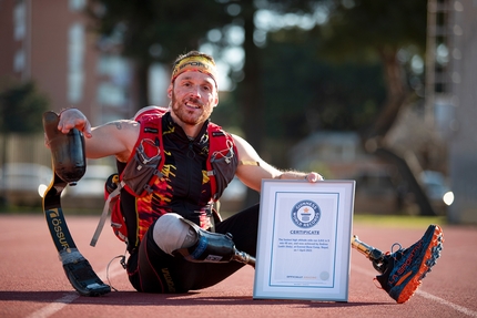 Andrea Lanfri, Guinness World Record - È stato ufficializzato dai Guinness World Record il record di Andrea Lanfri che, nel maggio 2022, ha corso 1 miglio in 9 minuti e 48 secondi a una quota di 5164m.