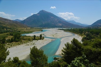 Il fiume Vjosa in Albania diventa Parco Nazionale