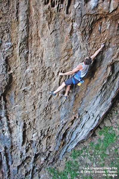 Climbing in Sardinia - Luca Giupponi freeing Cave of Dreams 8a, Ulassai, Sardinia