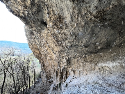 Mišja Peč, Slovenia - La grotta a Mišja Peč in Slovenia che ospita 'Za Staro Kolo in Majhnega Psa', lo storico 8c+ liberato da Tadej Slabe nel 1992.