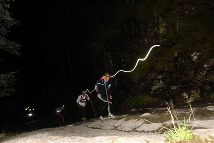 North Face Ultra Trail Tour du Mont Blanc 2007 - Durante la notte a Les Contamines