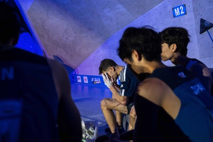 Brixen Boulder World Cup 2023 - Toby Roberts in disbelief after winning the Brixen Boulder World Cup 2023